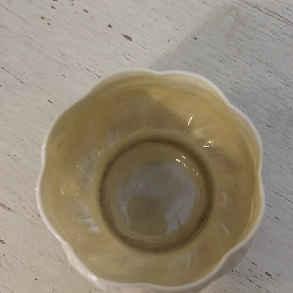 Lot 3 Vintage Belleek horseshoe ashtray creamer & vase